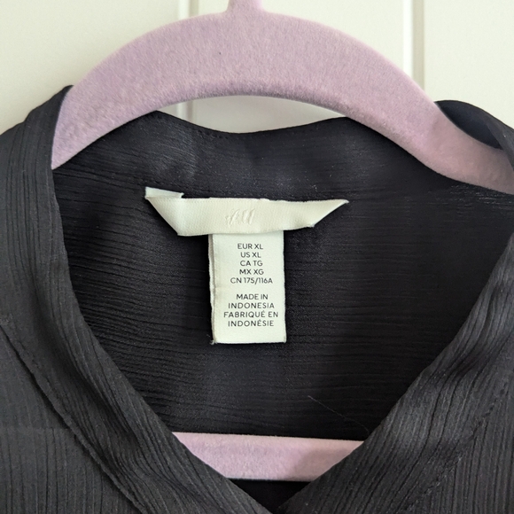 H&M Black Long Sleeve Blouse Sz XL - Picture 2 of 6